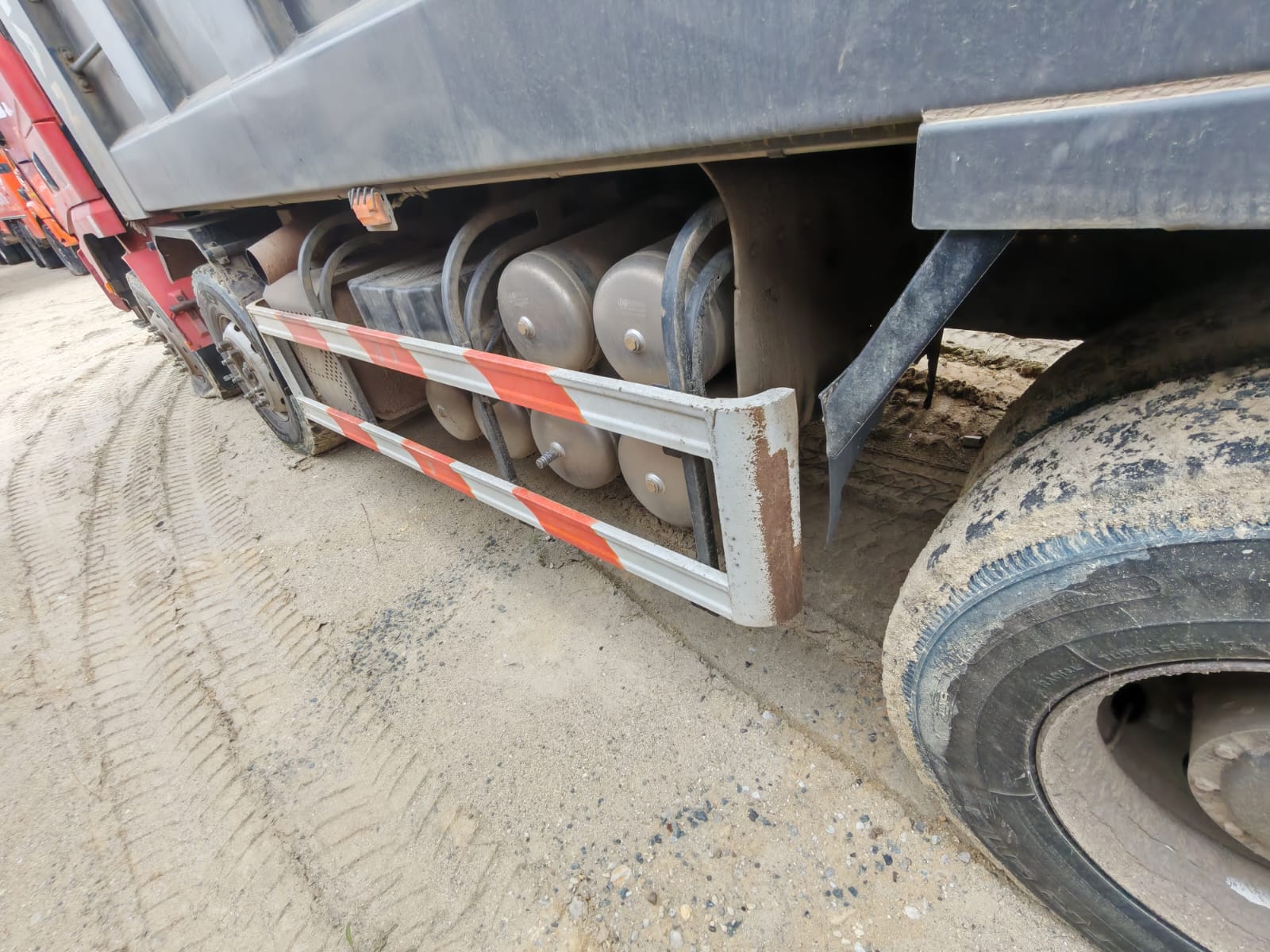 Shacman (Shaanxi) SX* 8x4 Самосвал 2024 г. - фото 17